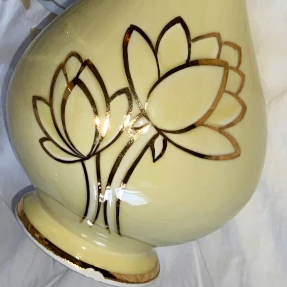 2 Ceramic Vases Between8-10”Used Condition w/24kt Art/Chokin-Beautiful/Different - Picture 10 of 16